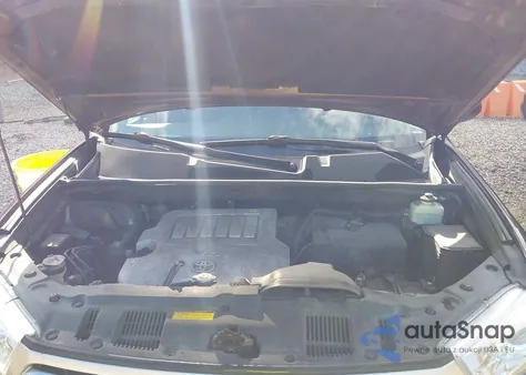 2012 Toyota Highlander Se V6 z USA, uszkodzony, nr VIN 5TDZK3EH2CS063992